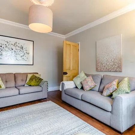 3 Bed In Oc-89526 Holiday home