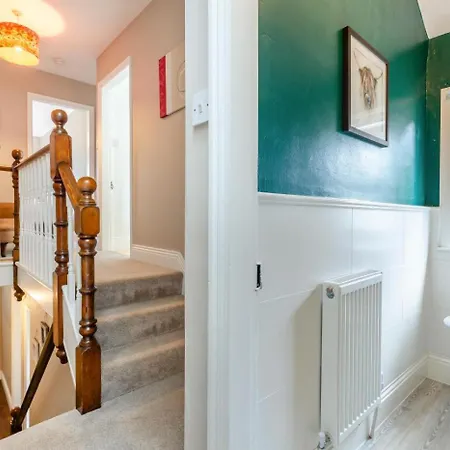 3 Bed In Oc-89526 Holiday home *