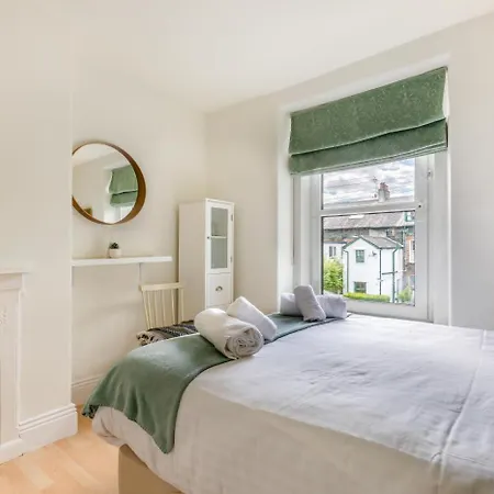3 Bed In Oc-89526 Holiday home *
