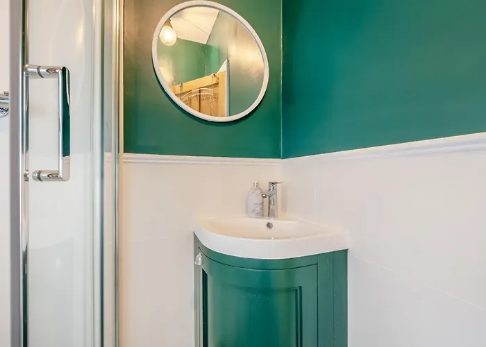 3 Bed In Oc-89526 Holiday home *