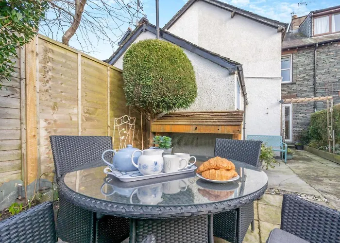 3 Bed In Oc-89526 Holiday home